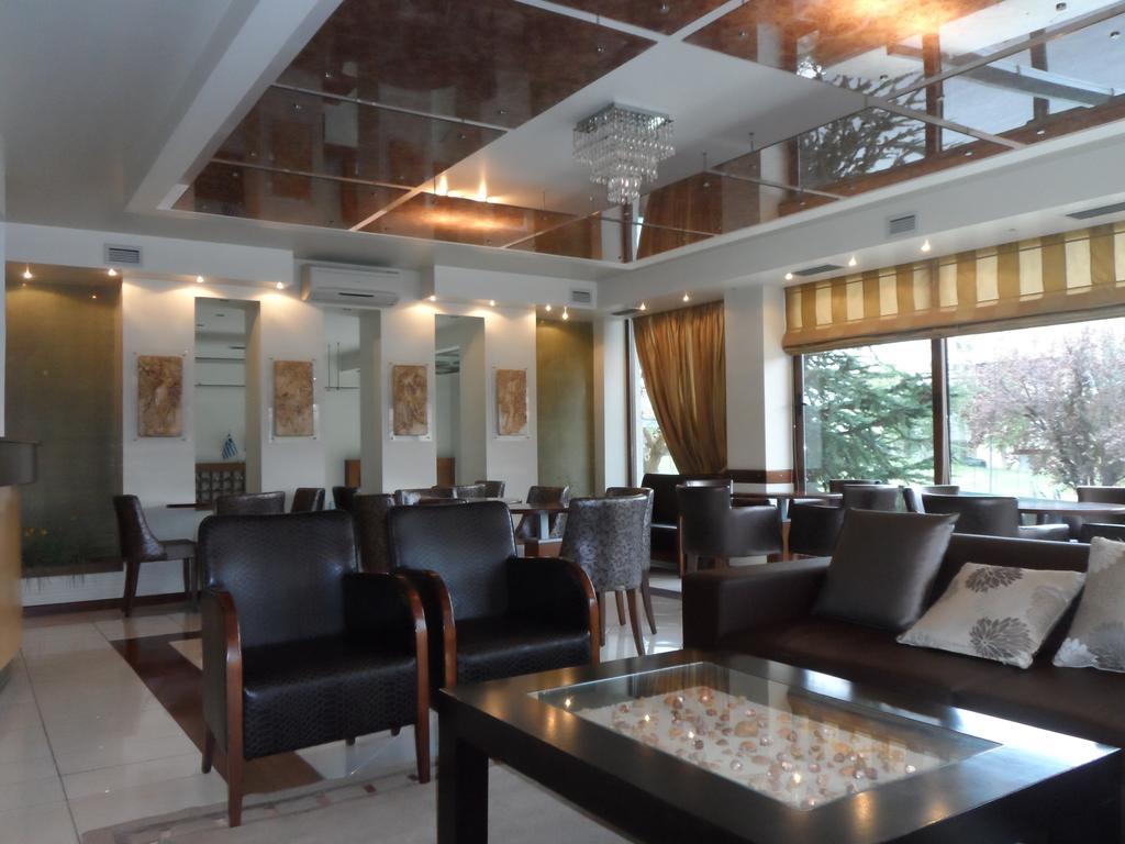 Hotel Prigipikon Suites And Sofites Loutra Ipatis Exterior photo