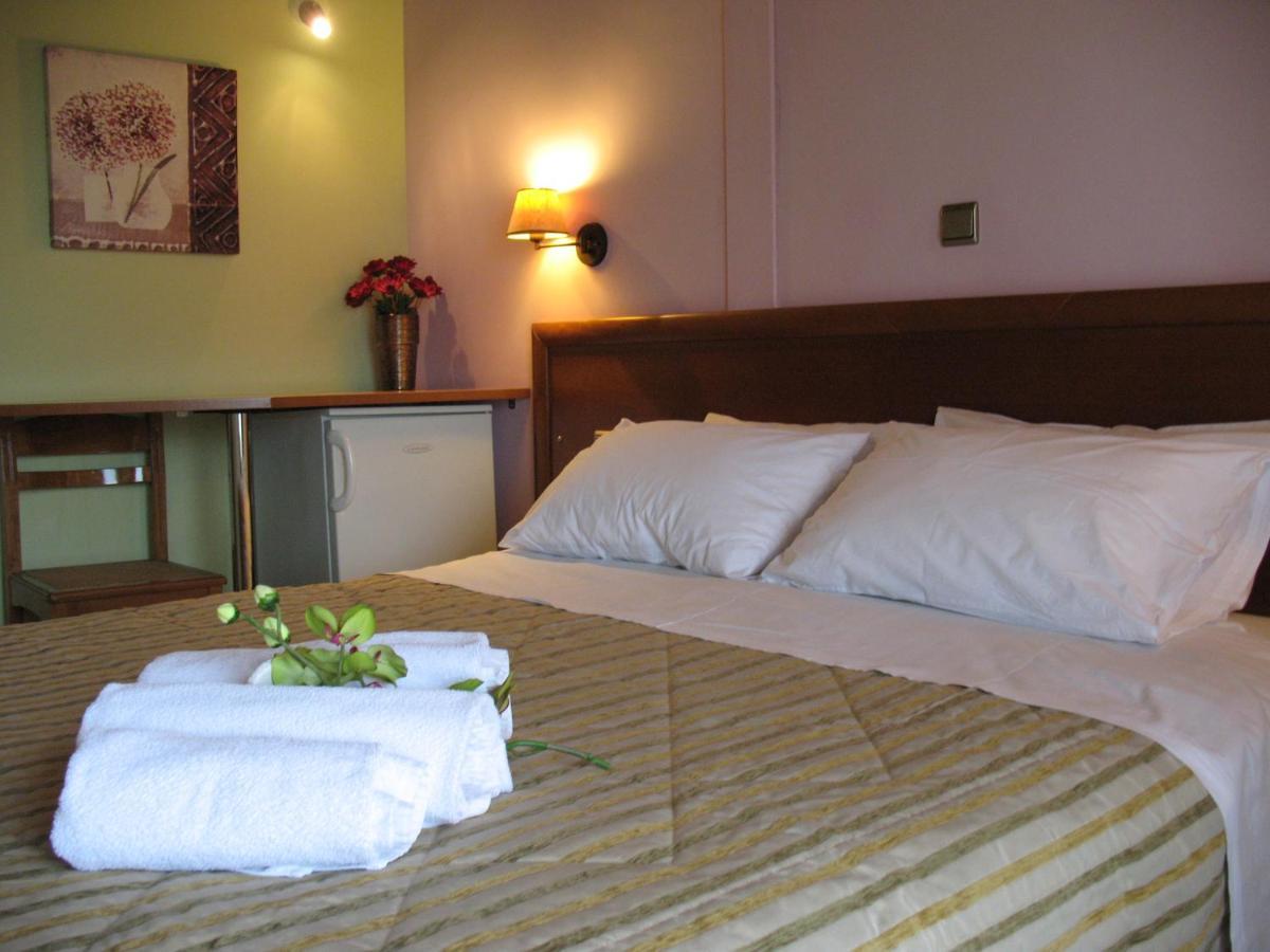 Hotel Prigipikon Suites And Sofites Loutra Ipatis Exterior photo